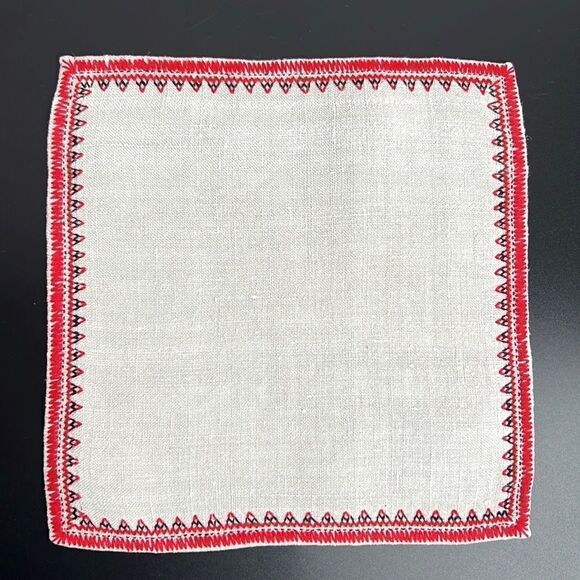Vintage Embroidered Table Linen Set of 4 Placemats & 5 Napkins - Picture 9 of 10